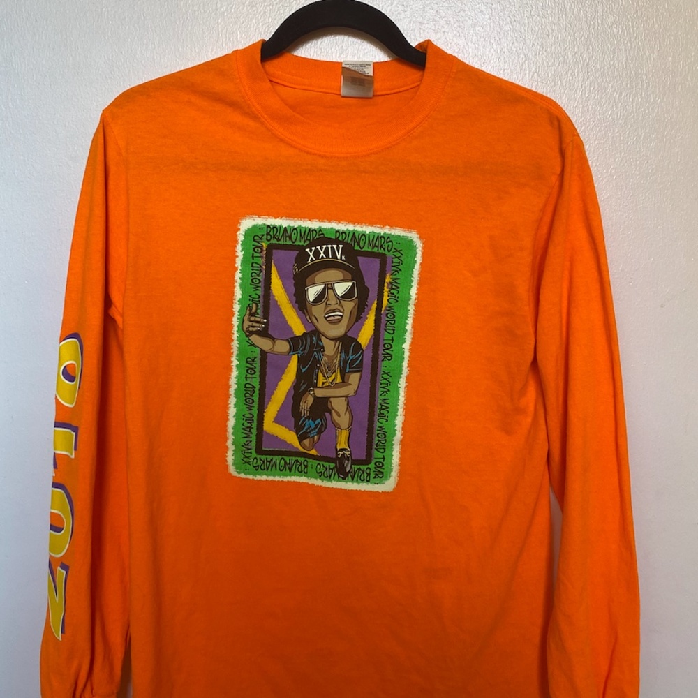 Bruno Mars 24k magic world tour 2018 tee orange doubled sided. size s